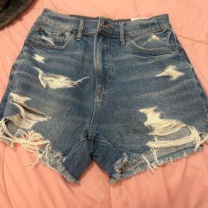 American eagle highest rise 90’s boyfriend short